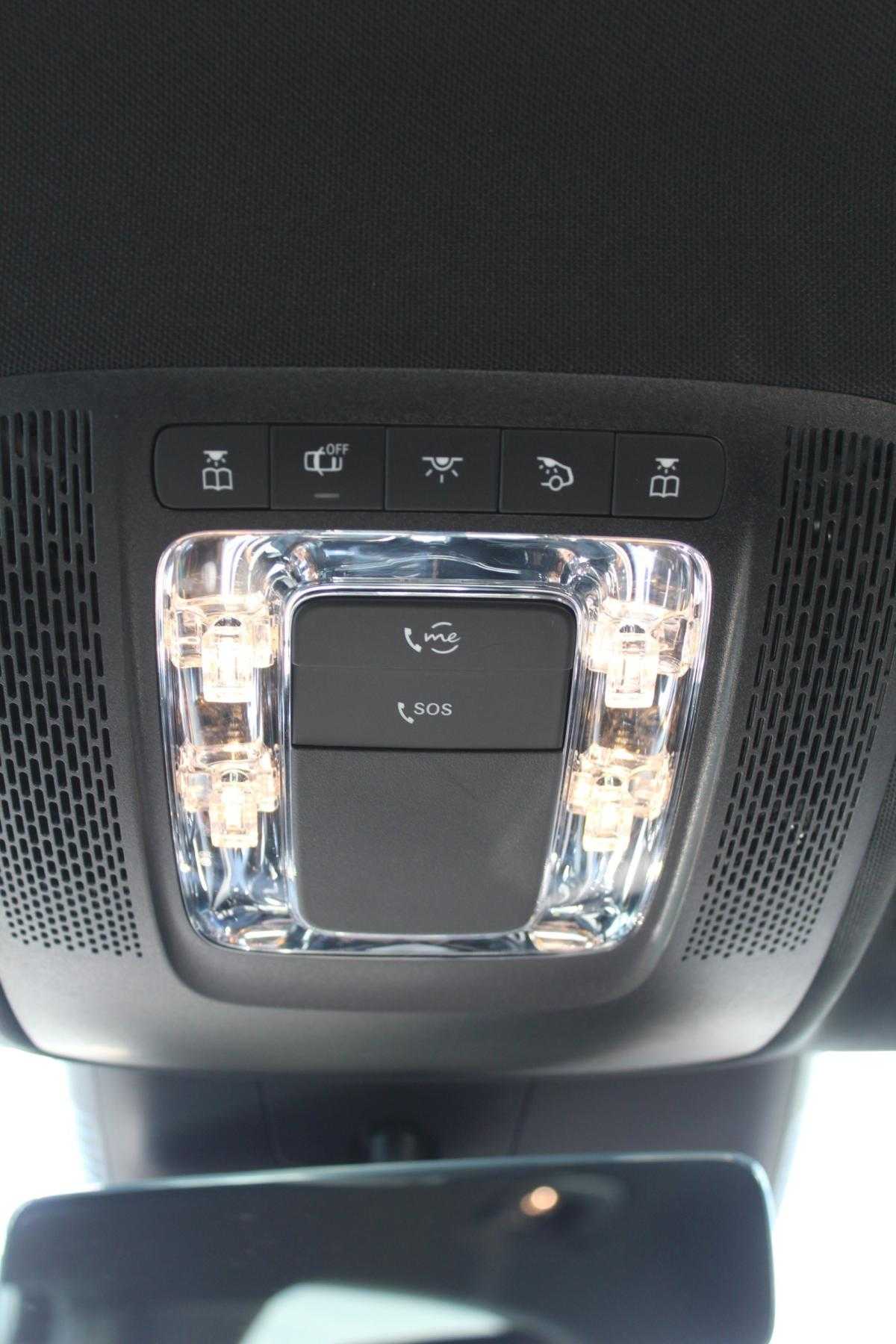mercedes-benz-classe-a-2023-hibrido-a-gasolina-1332cc