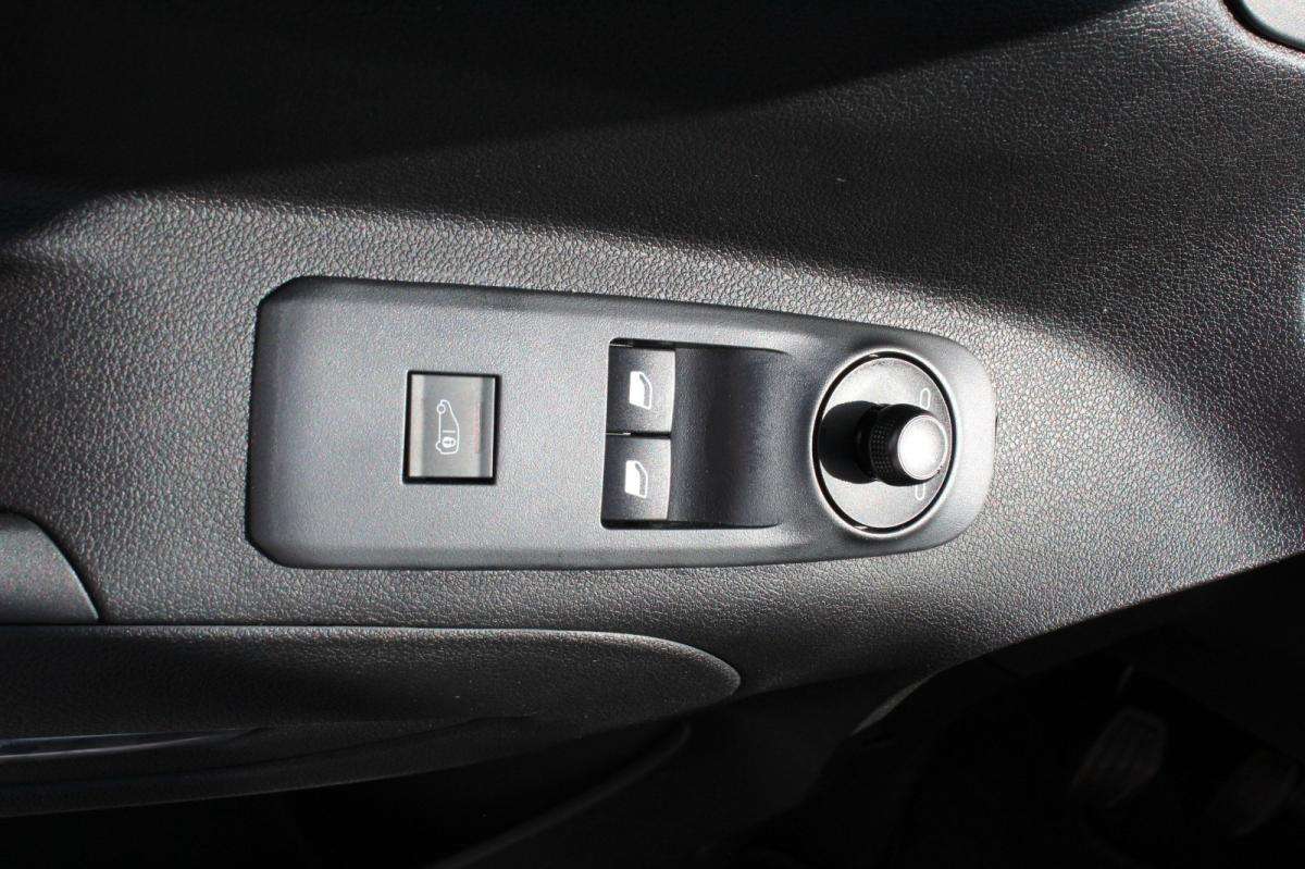peugeot-partner-2025-diesel-1499cc