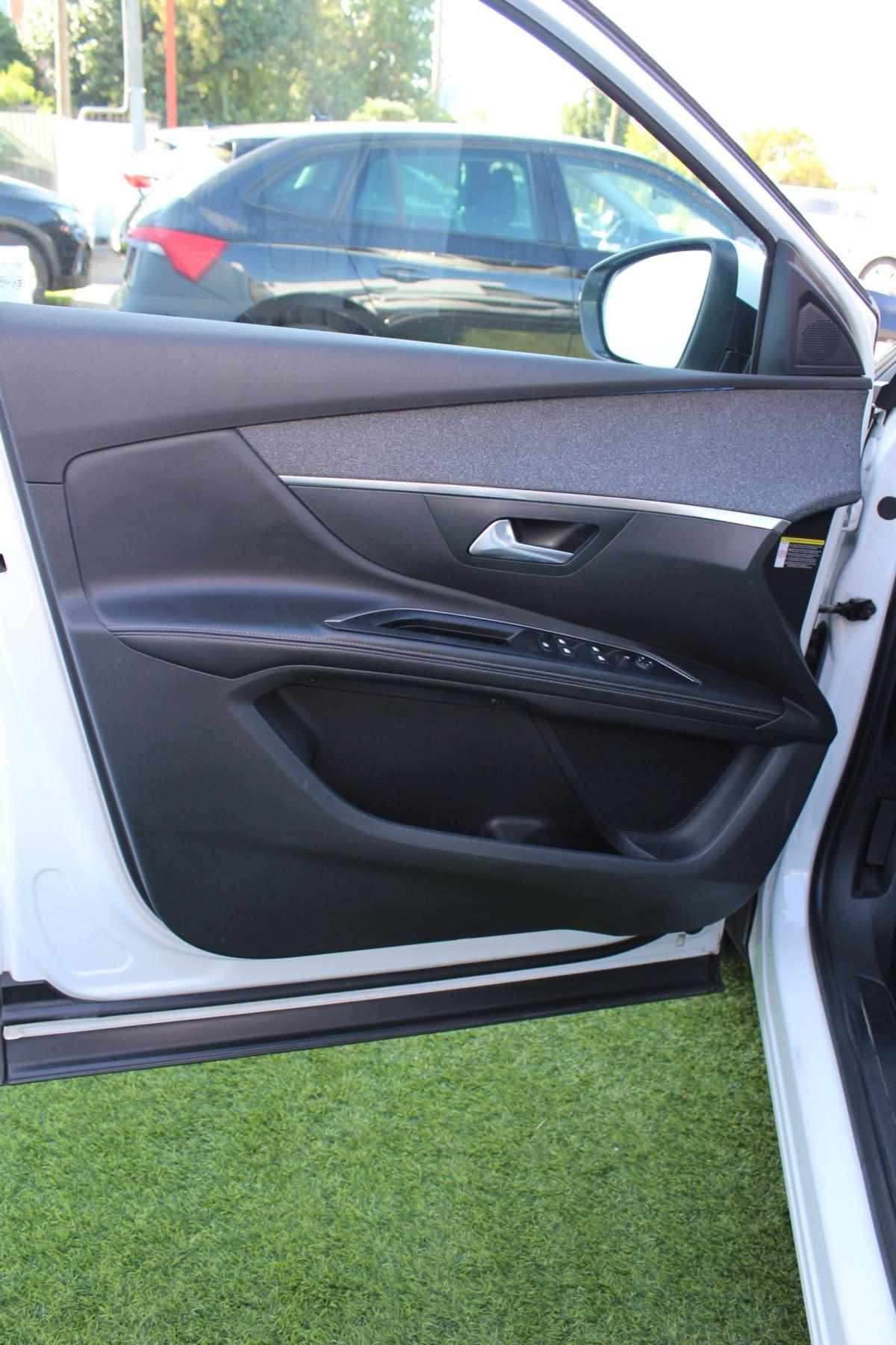 peugeot-5008-2018-diesel-1560cc