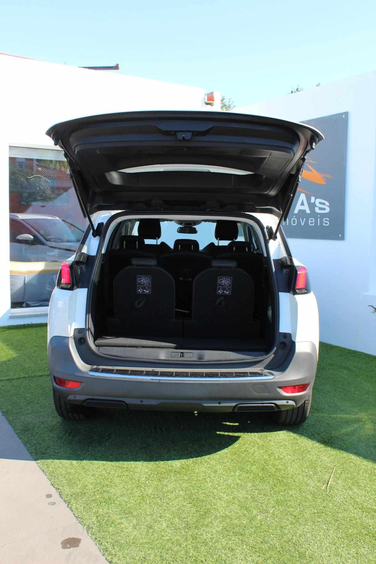 peugeot-5008-2018-diesel-1560cc