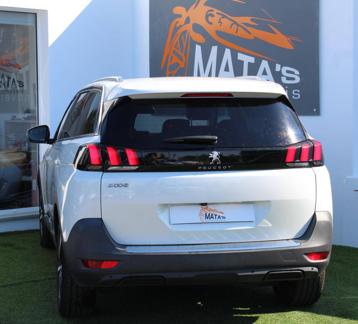 peugeot-5008-2018-diesel-1560cc