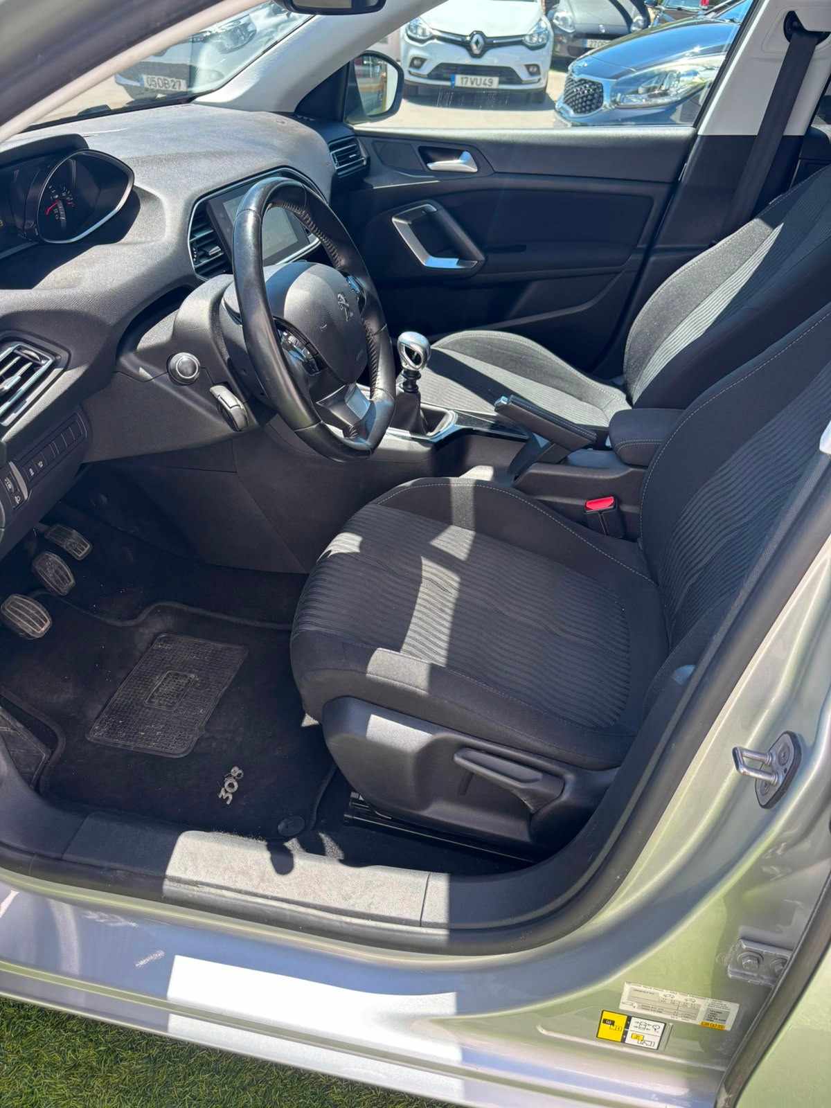 peugeot-308-2015-diesel-1560cc