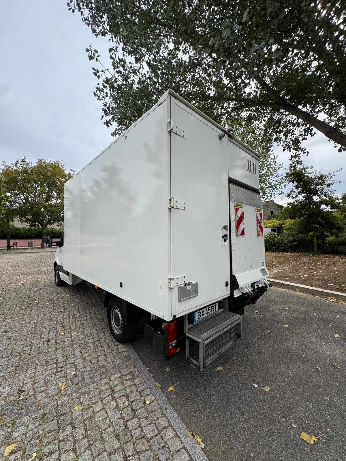 mercedes-benz-sprinter-2020-diesel-2143cc