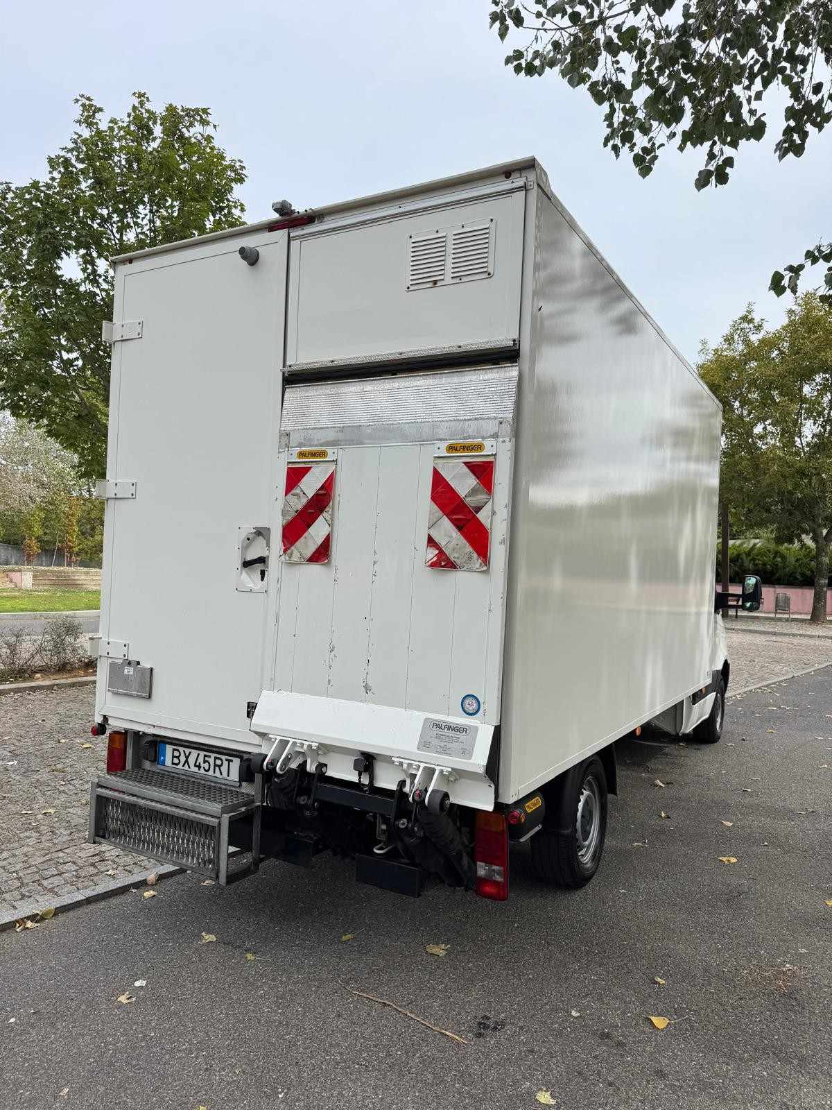 mercedes-benz-sprinter-2020-diesel-2143cc