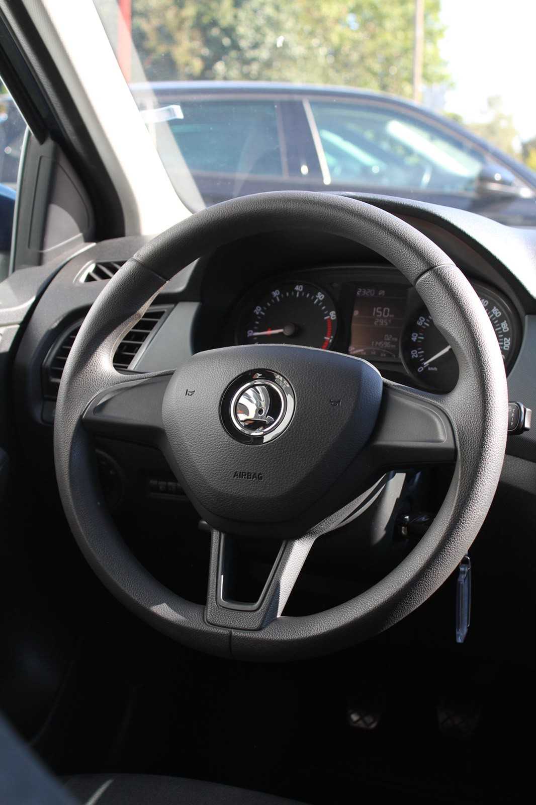 skoda-fabia-2015-gasolina-999cc