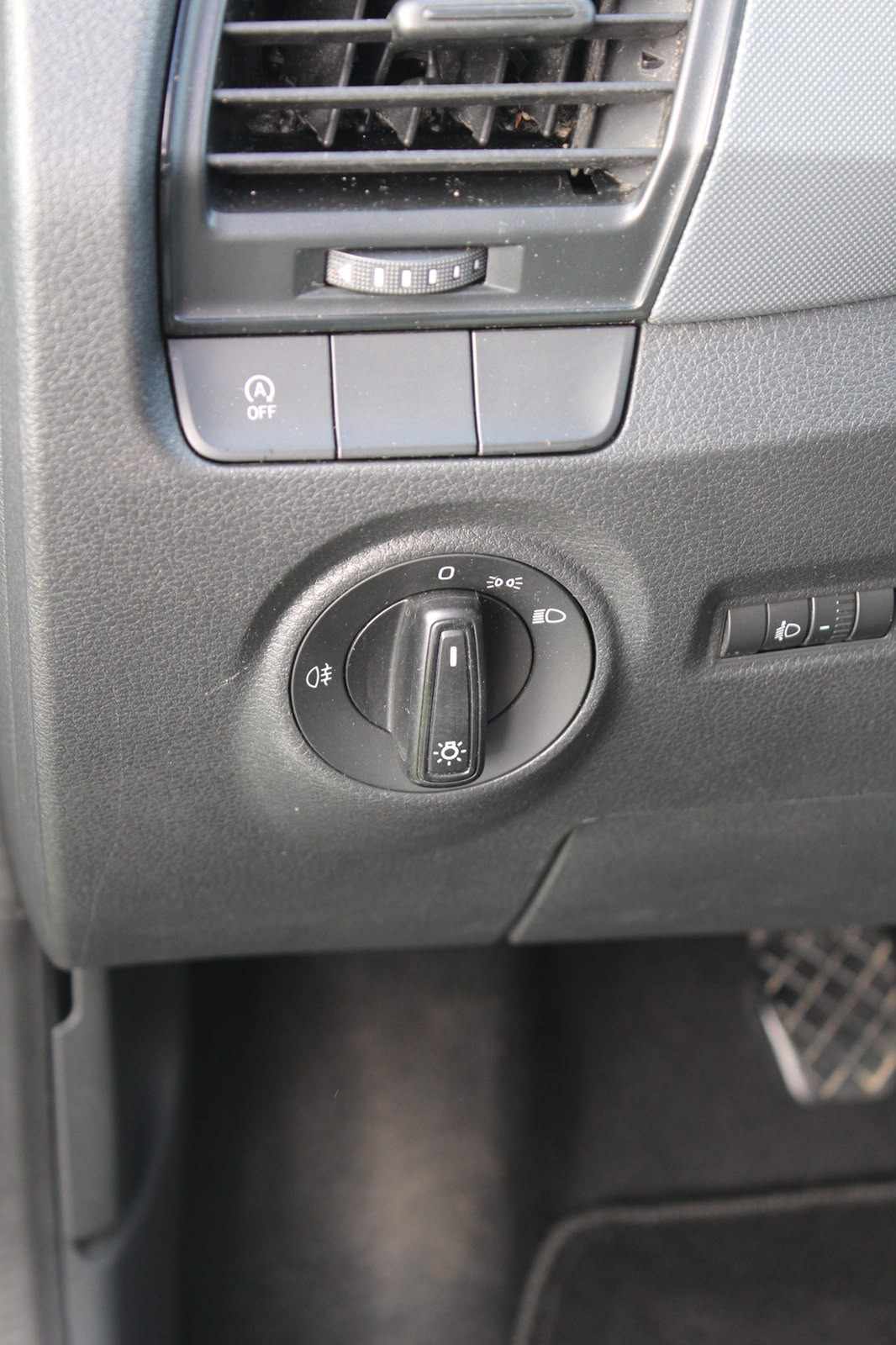 skoda-fabia-2015-gasolina-999cc