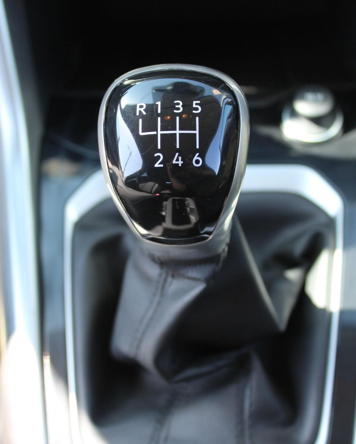 volkswagen-t-roc-2024-gasolina-999cc
