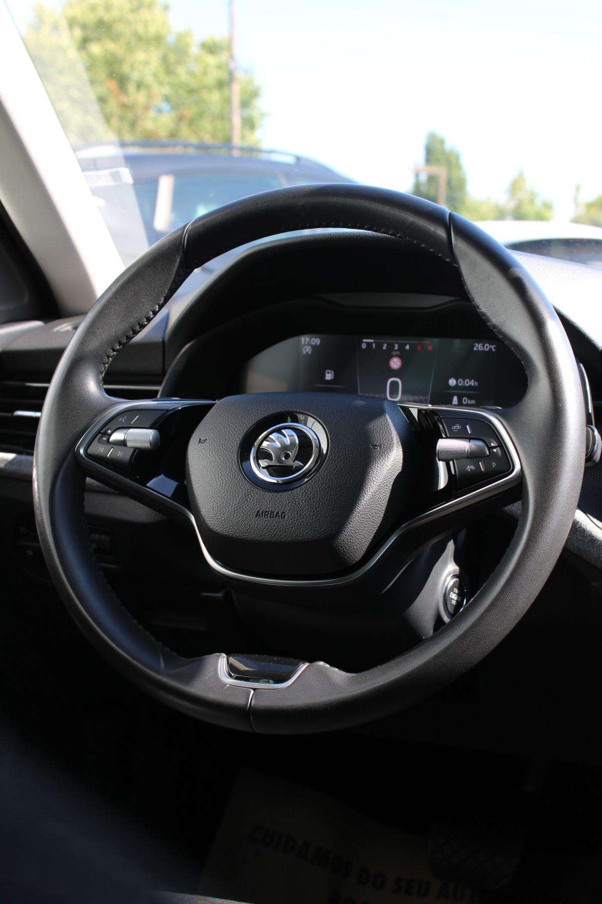 skoda-scala-2024-gasolina-999cc