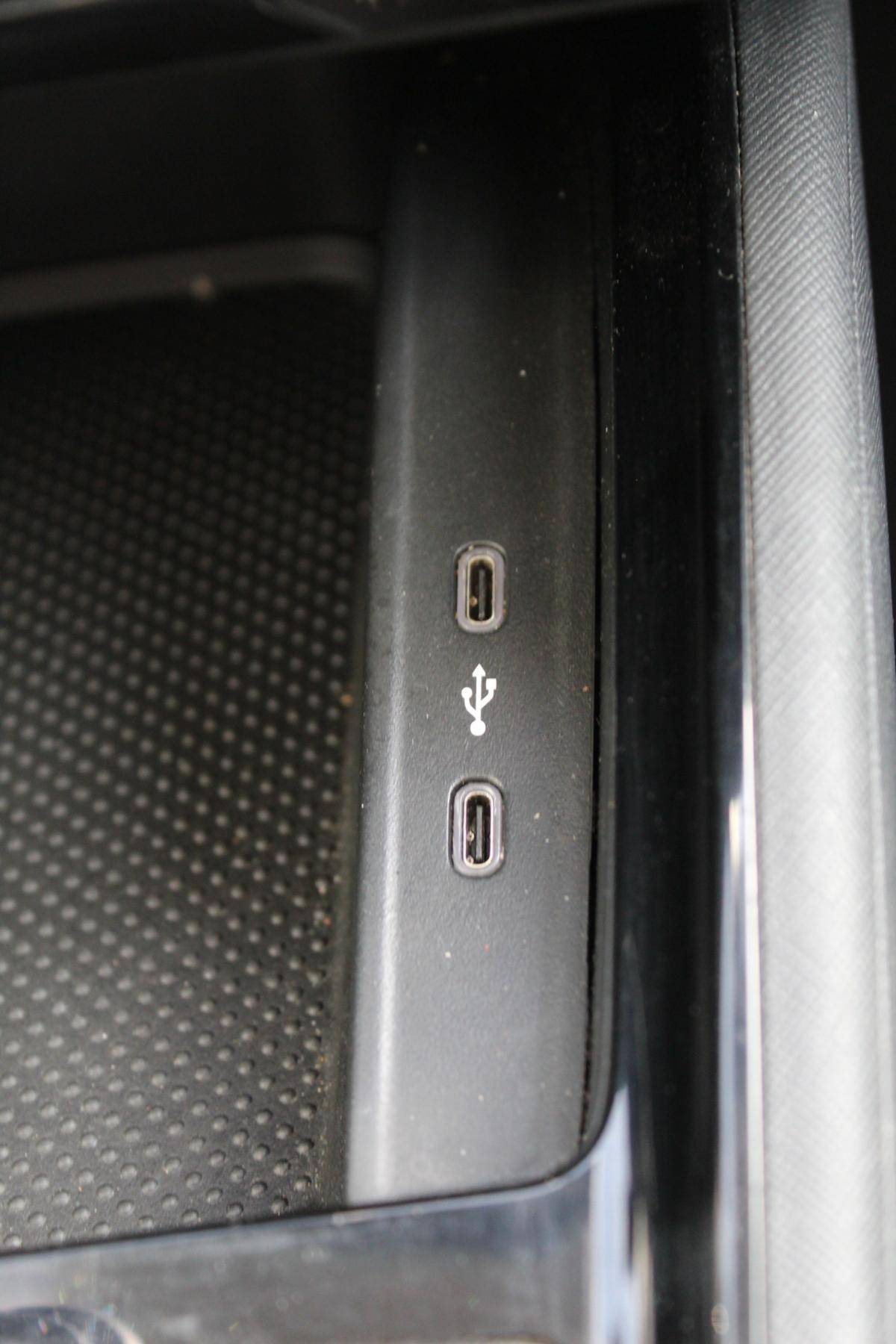 skoda-kamiq-2024-gasolina-999cc