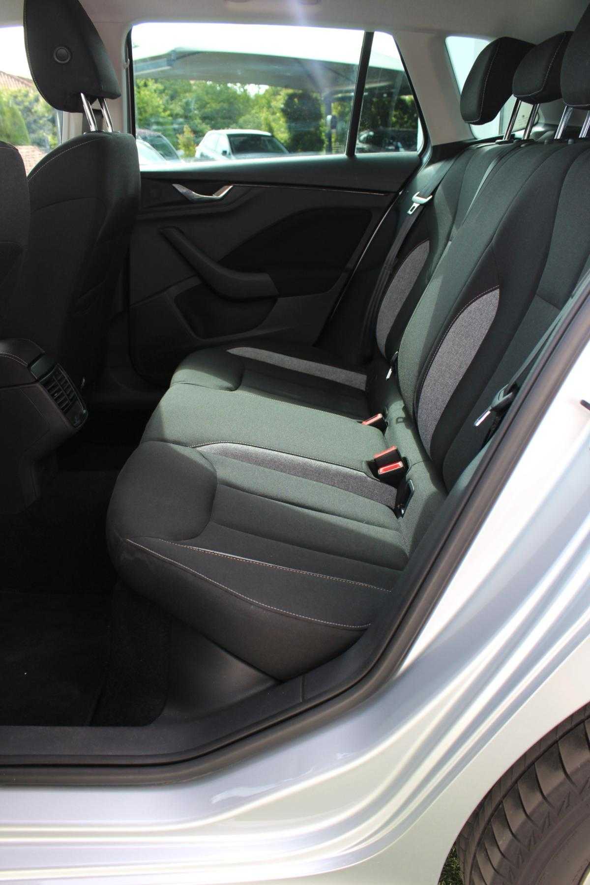 skoda-kamiq-2024-gasolina-999cc