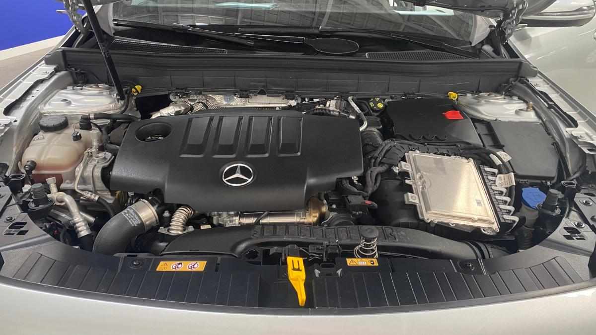 mercedes-benz-glb-180-d-2021-diesel-1950cc