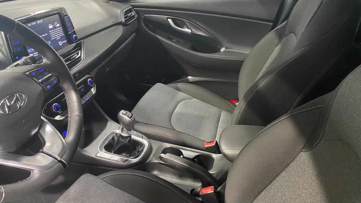 hyundai-i30-1-6-crdi-2021-diesel-1598cc