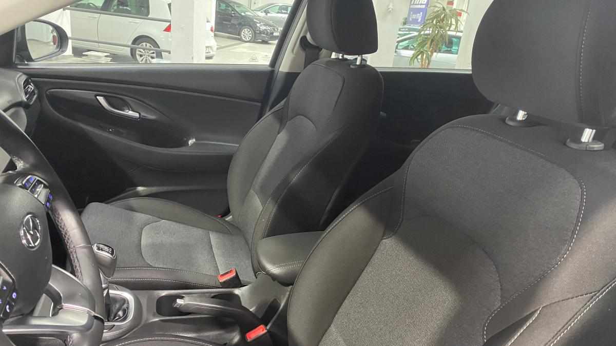 hyundai-i30-1-6-crdi-2021-diesel-1598cc