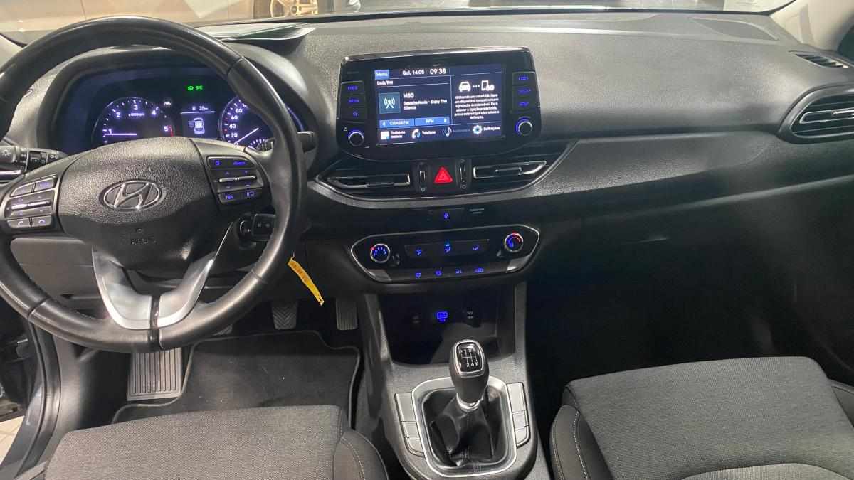 hyundai-i30-1-6-crdi-2021-diesel-1598cc