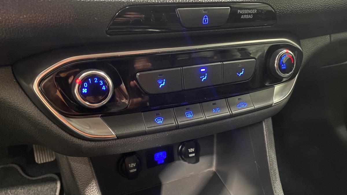 hyundai-i30-1-6-crdi-2021-diesel-1598cc