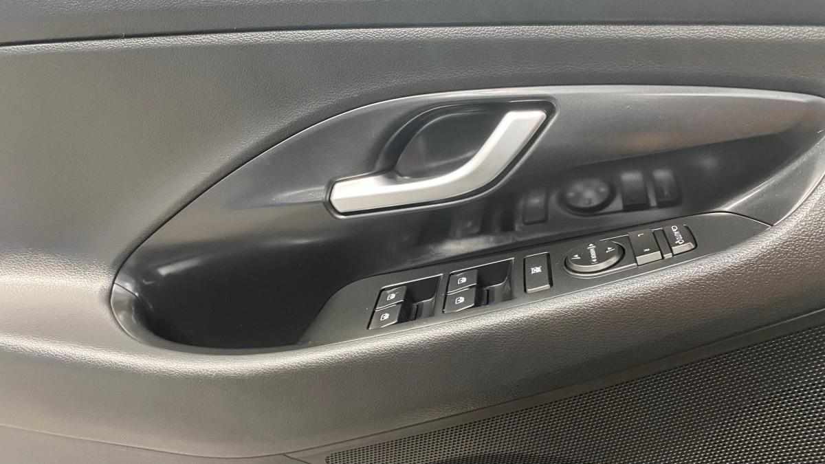 hyundai-i30-1-6-crdi-2021-diesel-1598cc