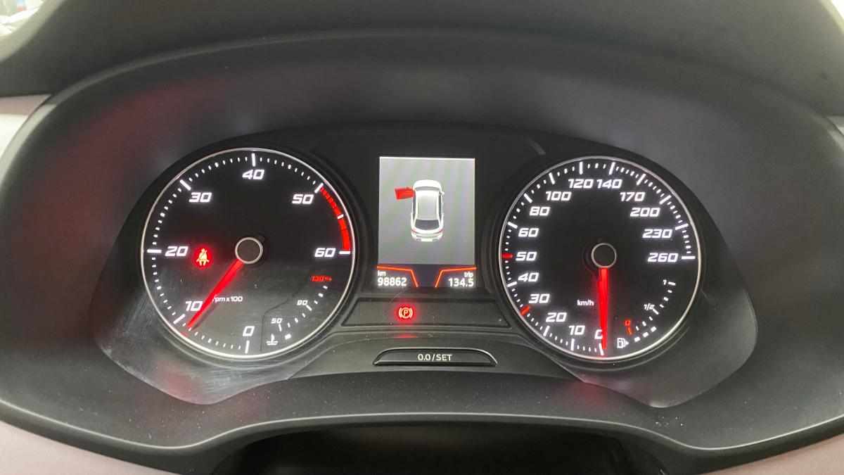 seat-leon-1-6-tdi-2020-diesel-1598cc