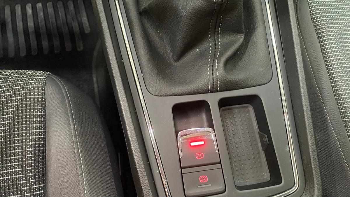 seat-leon-1-6-tdi-2020-diesel-1598cc