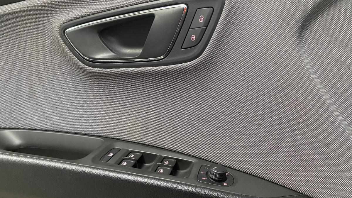 seat-leon-1-6-tdi-2020-diesel-1598cc