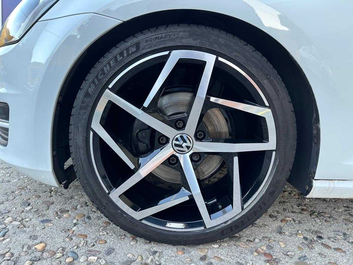 volkswagen-golf-variant-2015-diesel-1598cc
