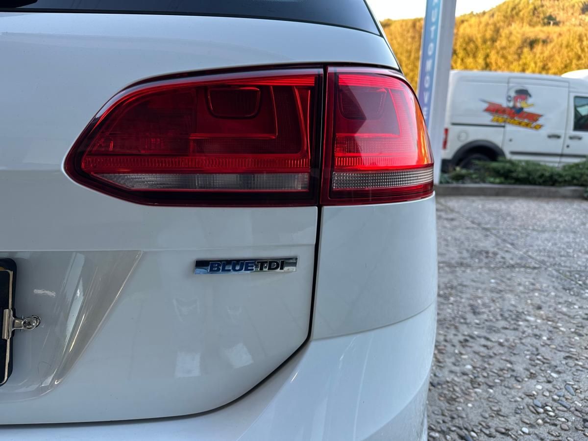 volkswagen-golf-variant-2015-diesel-1598cc