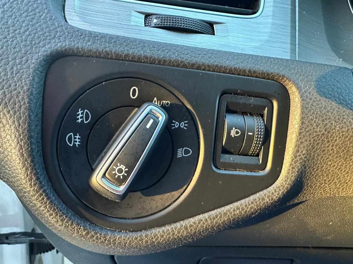 volkswagen-golf-variant-2015-diesel-1598cc