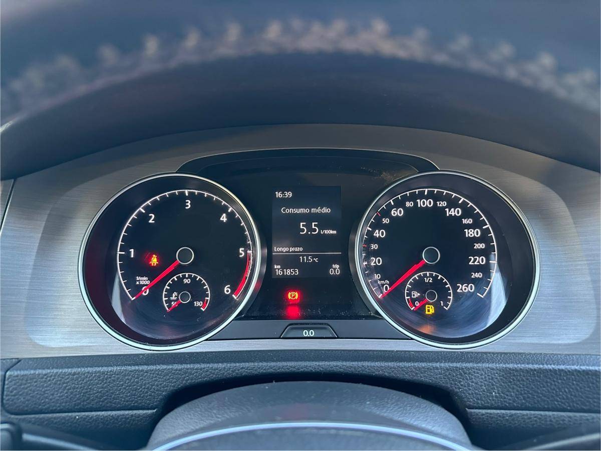 volkswagen-golf-variant-2015-diesel-1598cc
