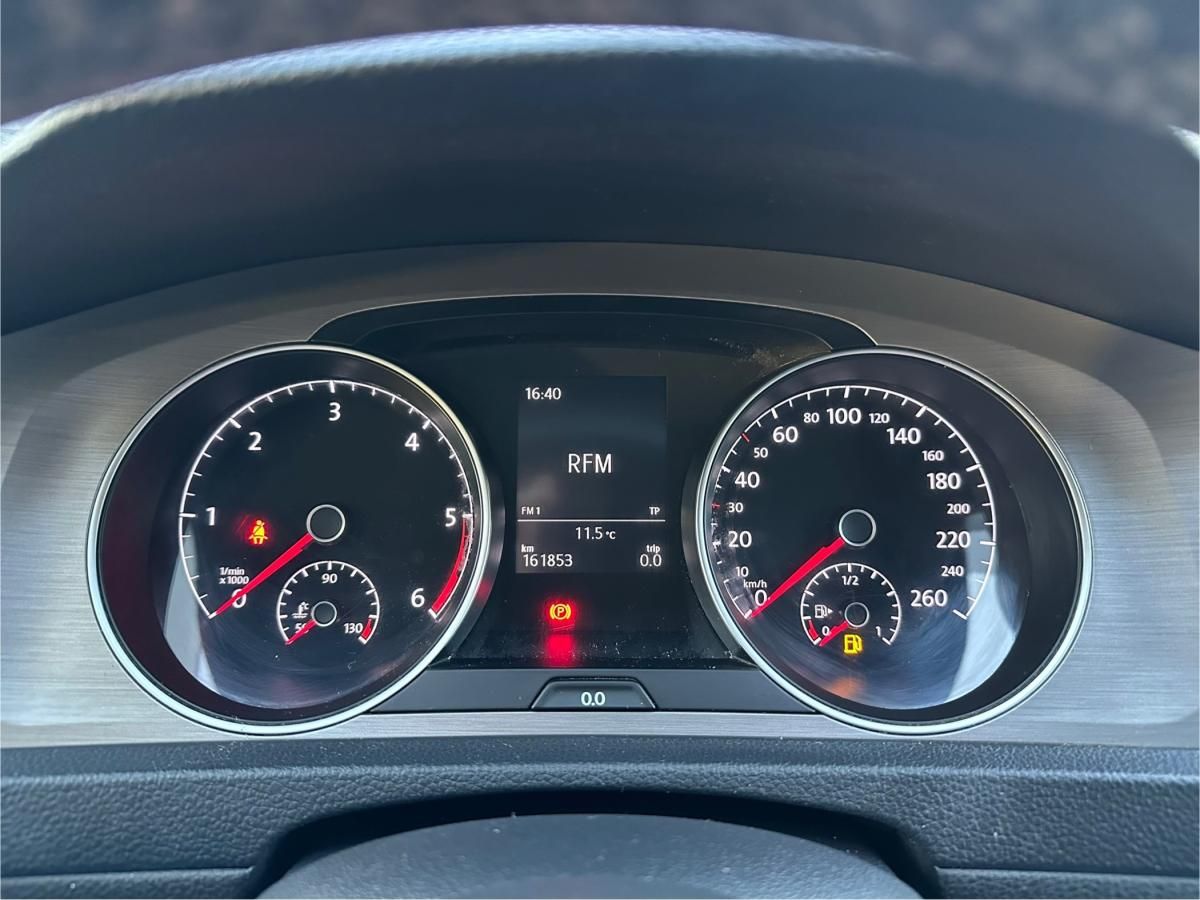 volkswagen-golf-variant-2015-diesel-1598cc