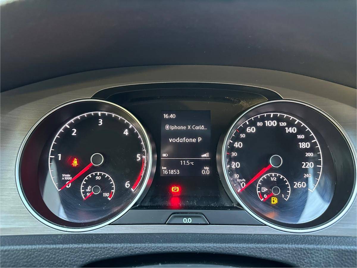 volkswagen-golf-variant-2015-diesel-1598cc