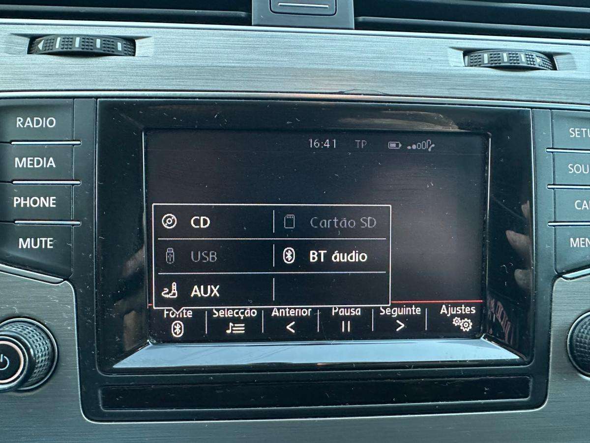 volkswagen-golf-variant-2015-diesel-1598cc