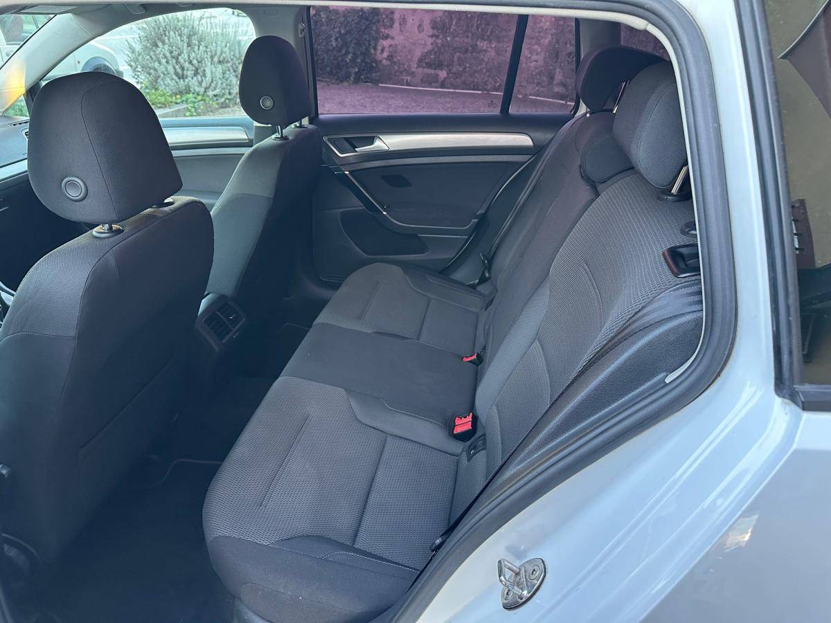 volkswagen-golf-variant-2015-diesel-1598cc