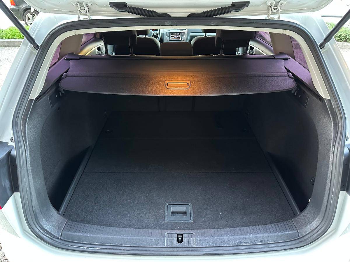 volkswagen-golf-variant-2015-diesel-1598cc