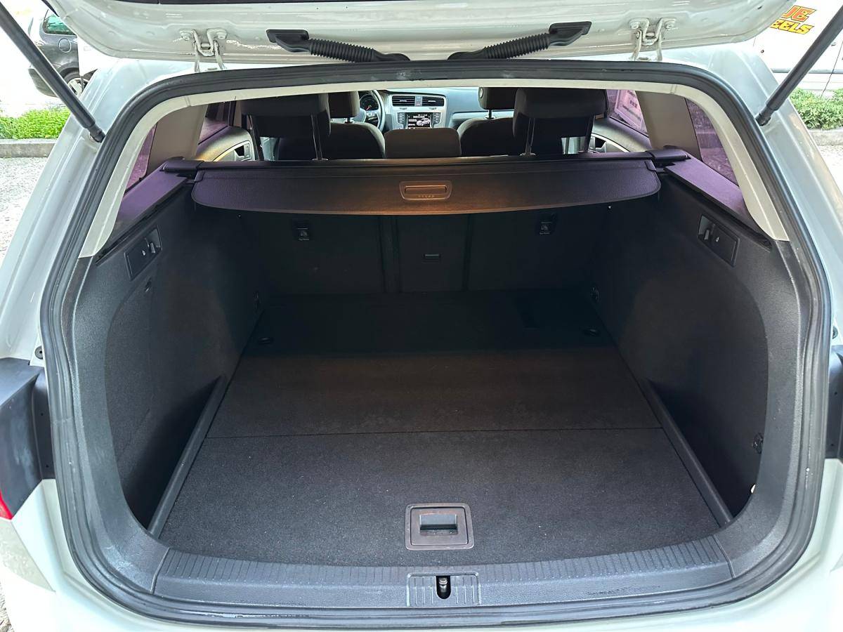 volkswagen-golf-variant-2015-diesel-1598cc