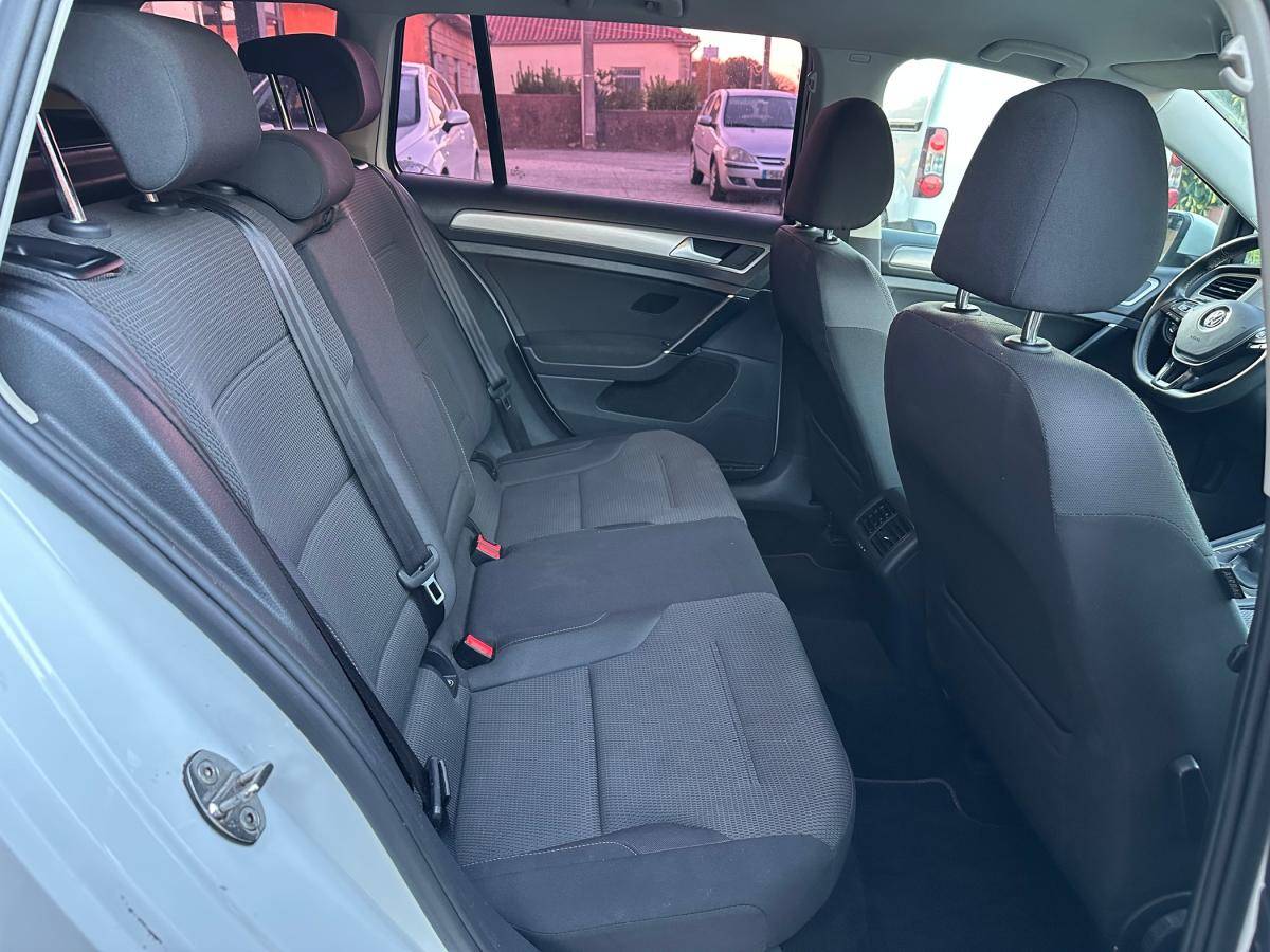 volkswagen-golf-variant-2015-diesel-1598cc