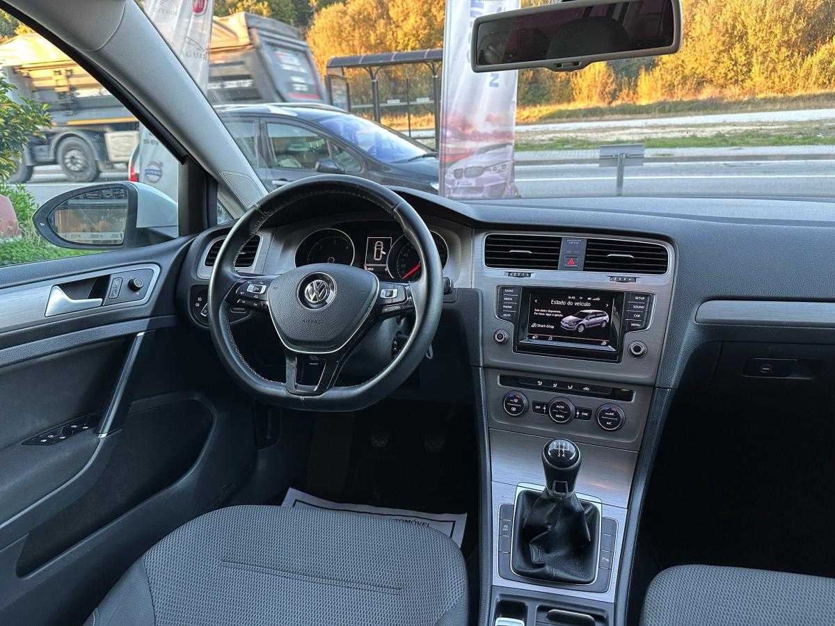 volkswagen-golf-variant-2015-diesel-1598cc
