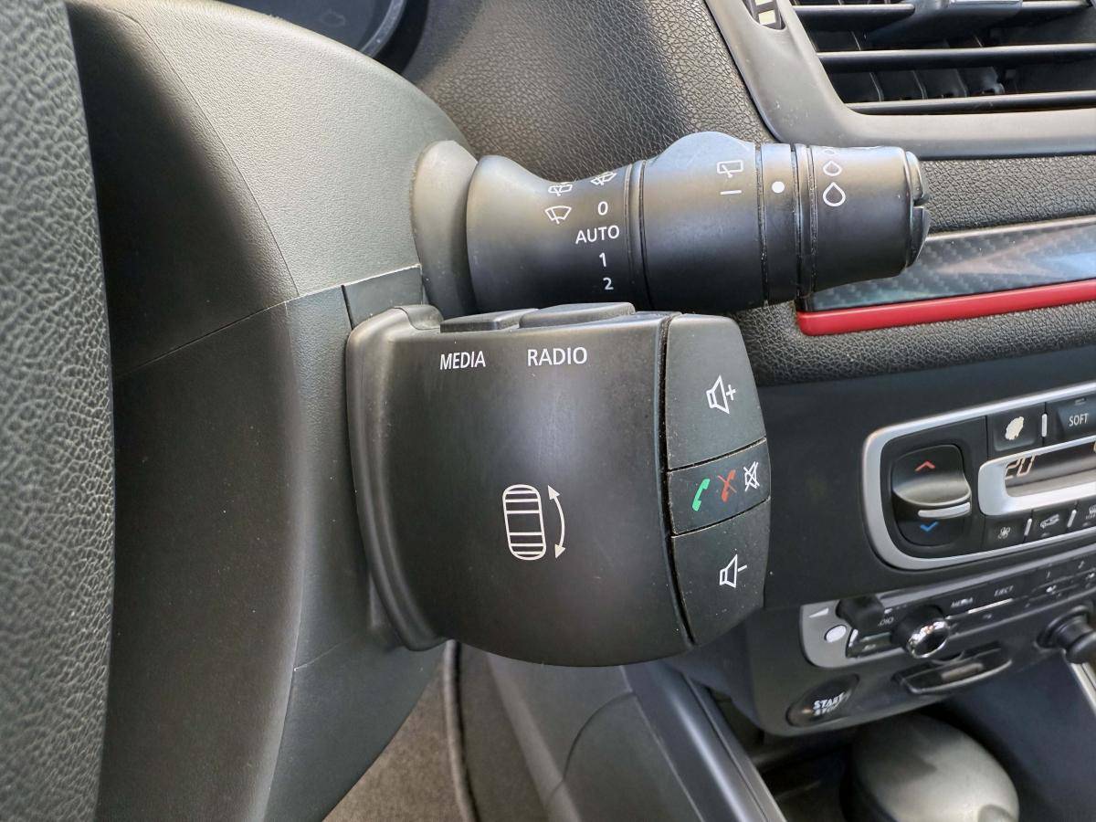 renault-megane-sport-tourer-2012-diesel-1461cc