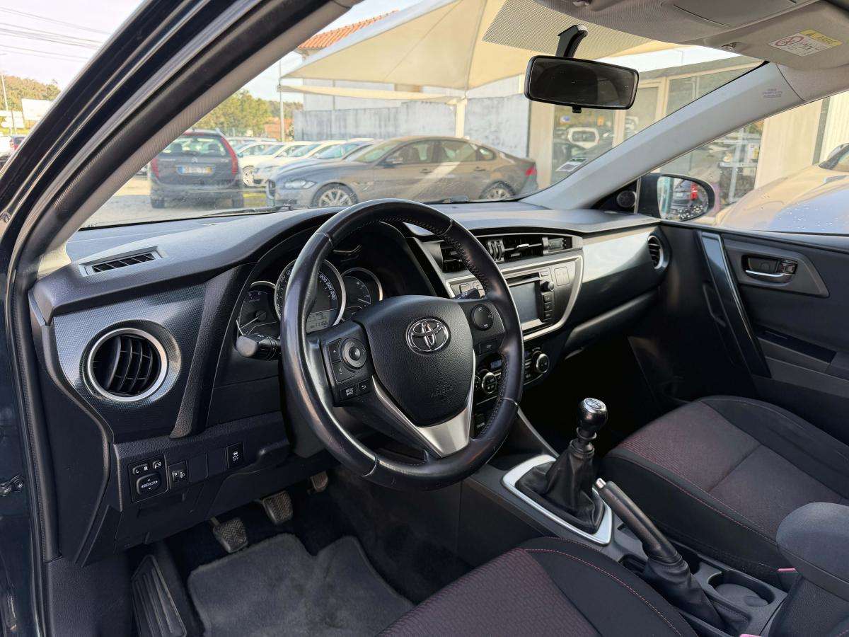 toyota-auris-2015-diesel-1364cc