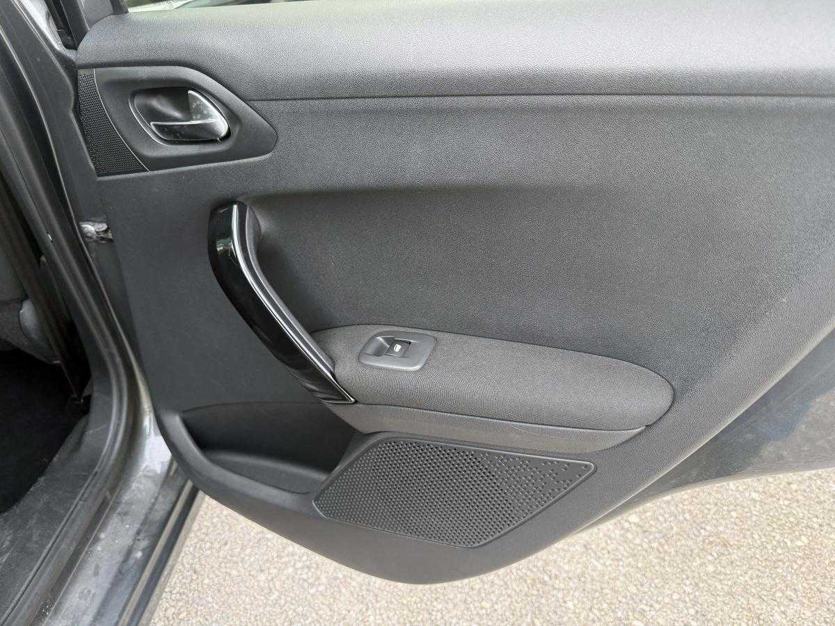 peugeot-208-2017-diesel-1560cc