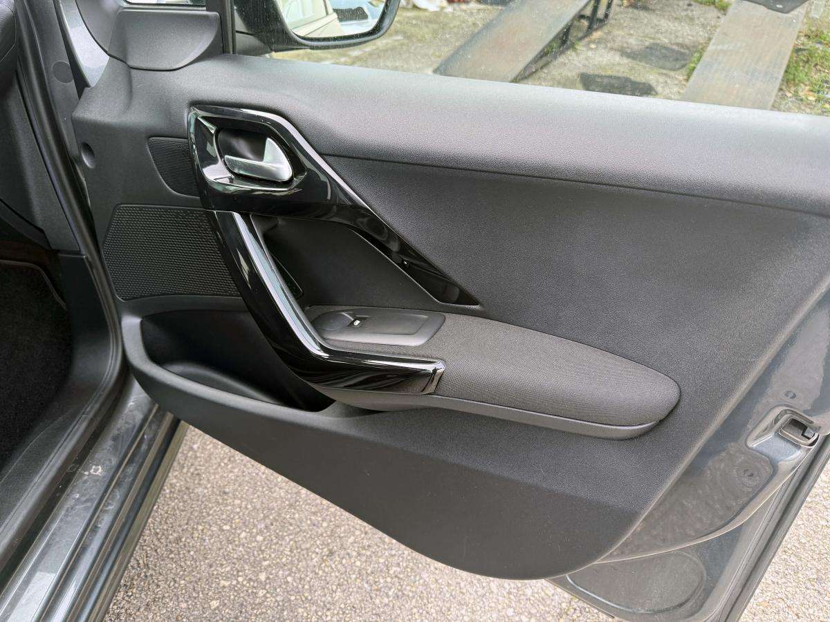 peugeot-208-2017-diesel-1560cc