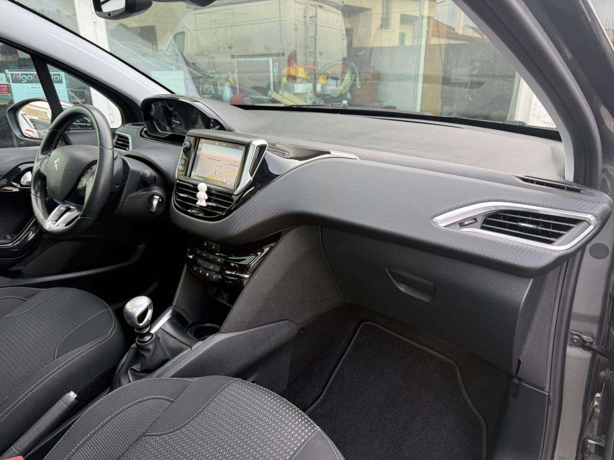 peugeot-208-2017-diesel-1560cc