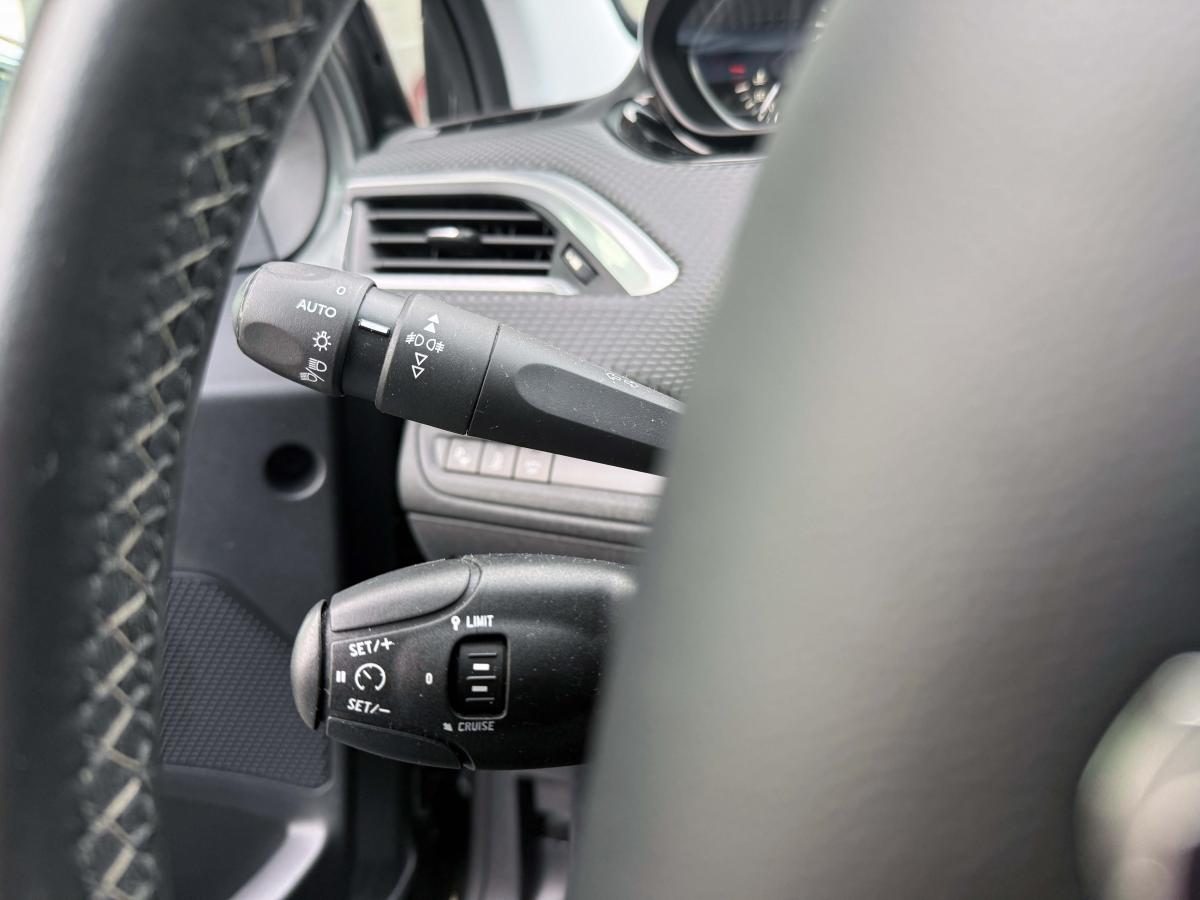 peugeot-208-2017-diesel-1560cc
