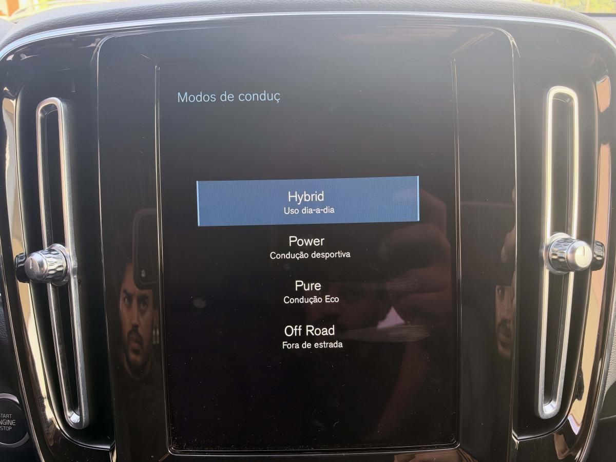 volvo-xc40-2021-hibrido-a-gasolina-1477cc