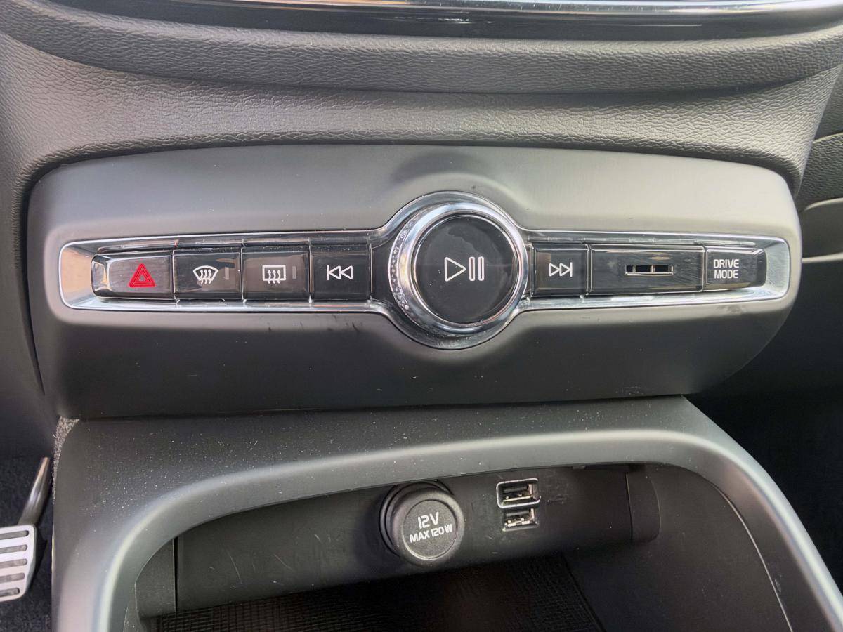 volvo-xc40-2021-hibrido-a-gasolina-1477cc