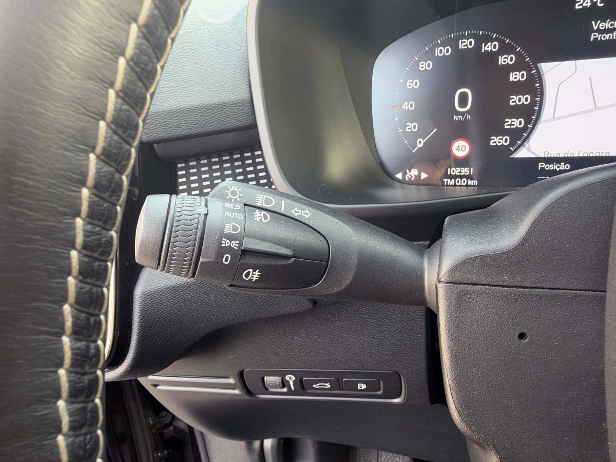 volvo-xc40-2021-hibrido-a-gasolina-1477cc