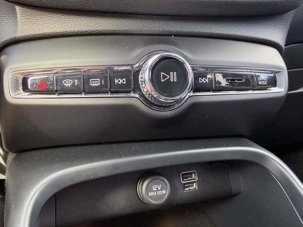 volvo-xc40-2020-hibrido-a-gasolina-1477cc