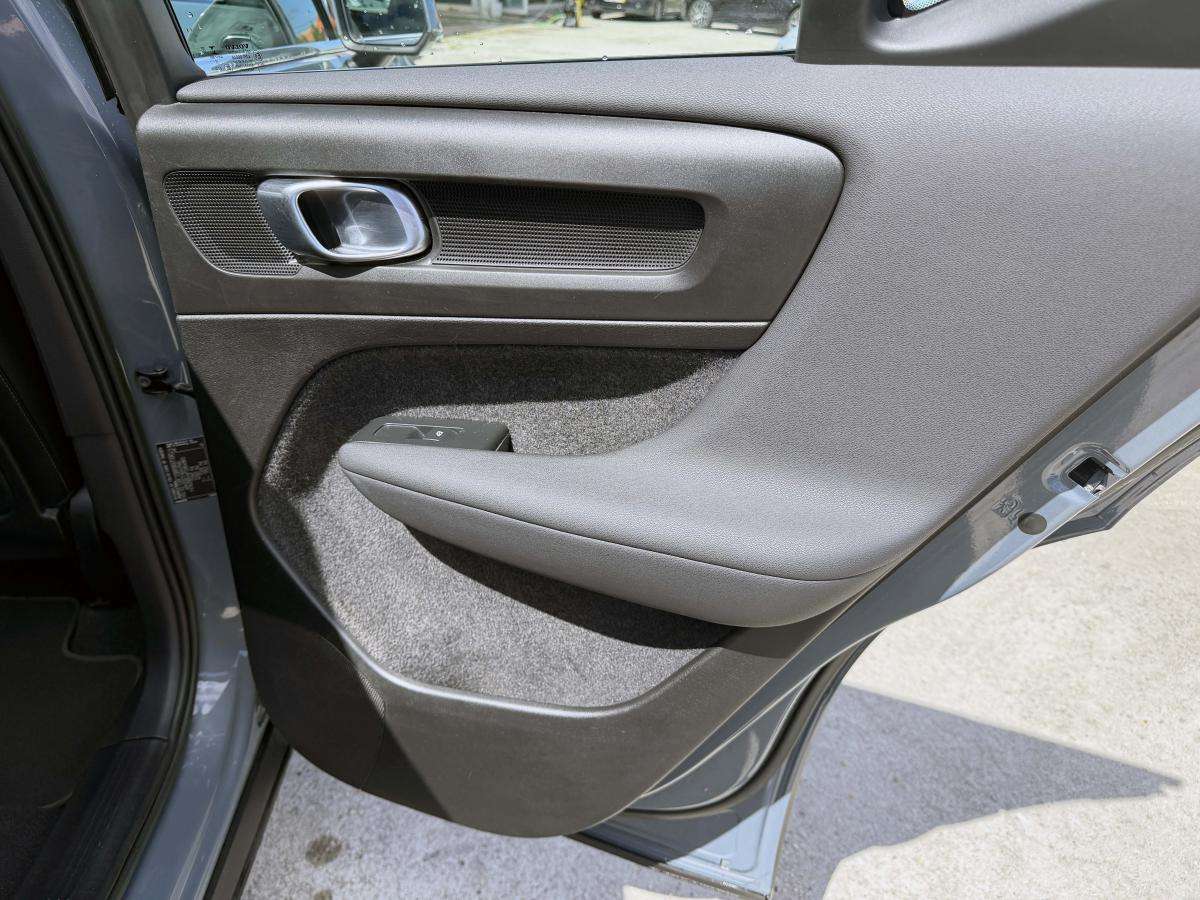 volvo-xc40-2022-hibrido-a-gasolina-1477cc