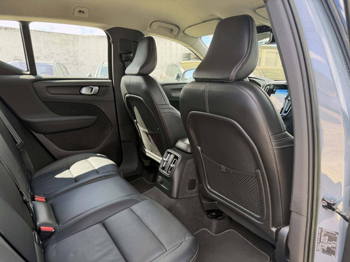 volvo-xc40-2022-hibrido-a-gasolina-1477cc