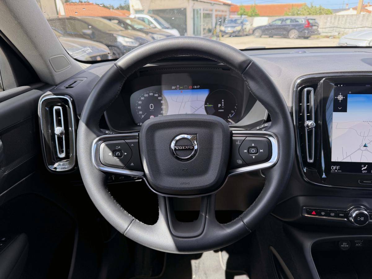 volvo-xc40-2022-hibrido-a-gasolina-1477cc