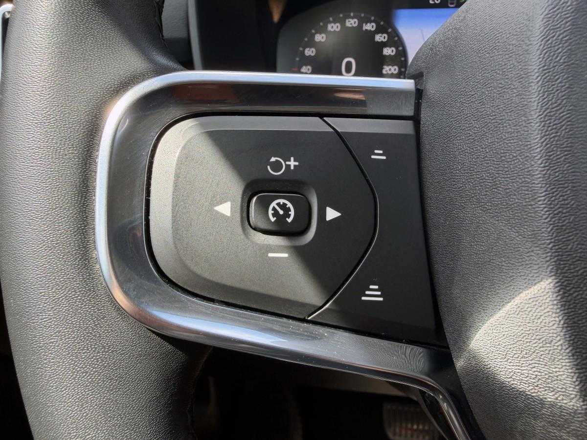 volvo-xc40-2022-hibrido-a-gasolina-1477cc