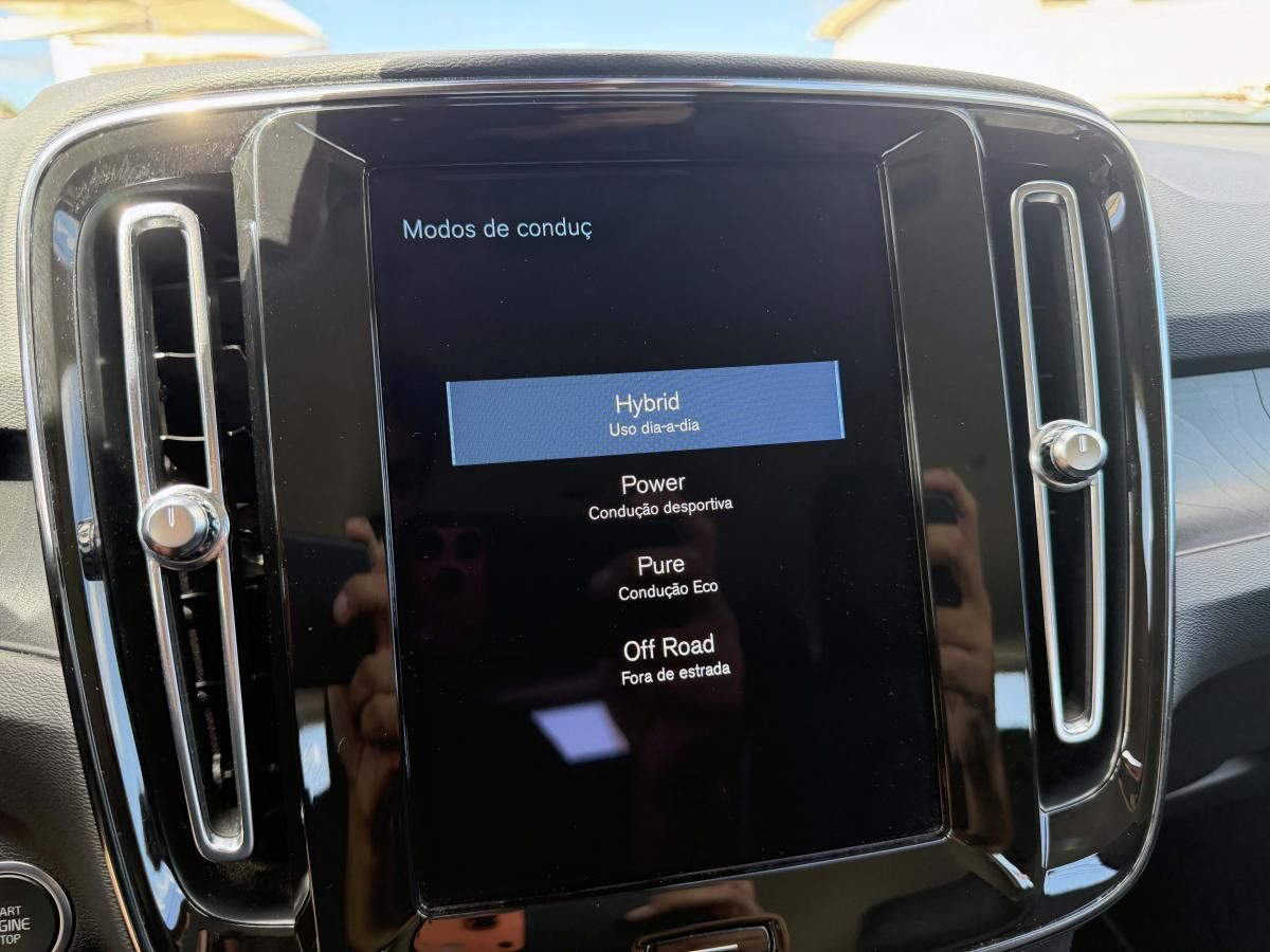 volvo-xc40-2022-hibrido-a-gasolina-1477cc